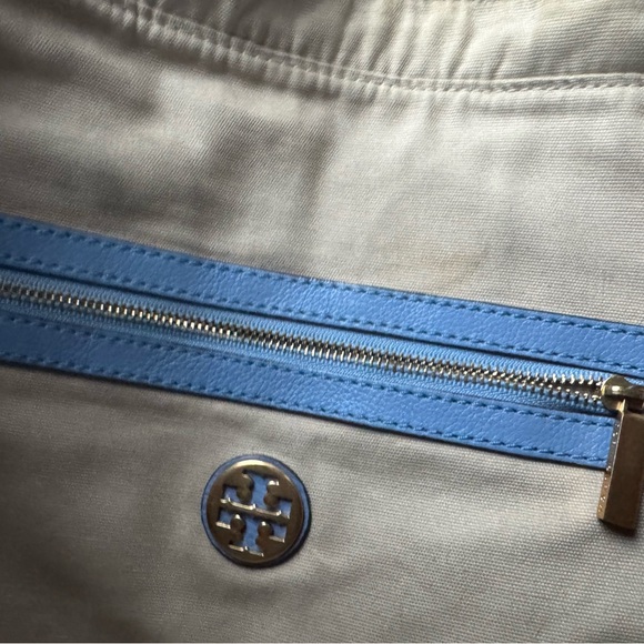 Tory Burch Tote Bag Light Blue Leather - Picture 13 of 17